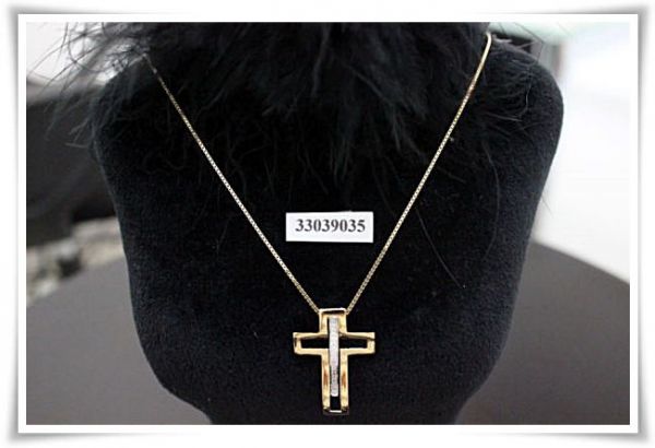 Colar com Cruz